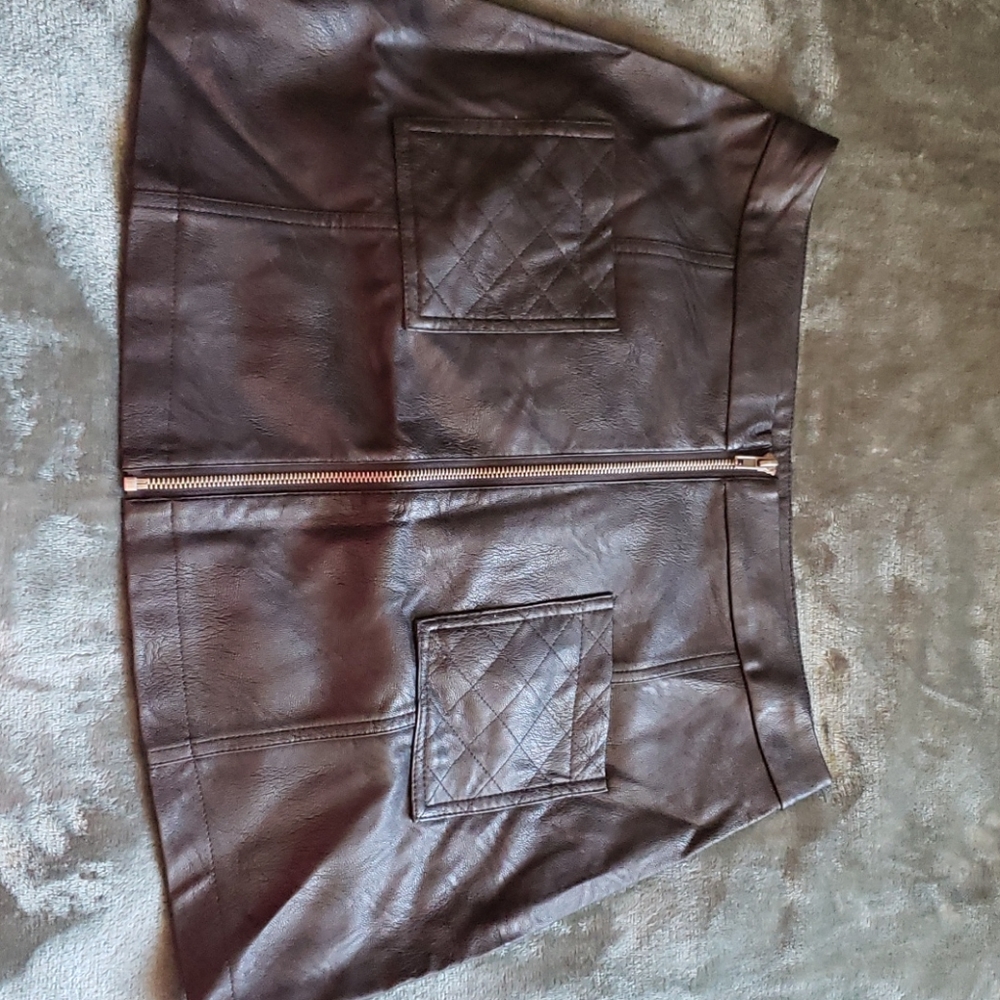 NWOT Black faux leather zipper mini skirt